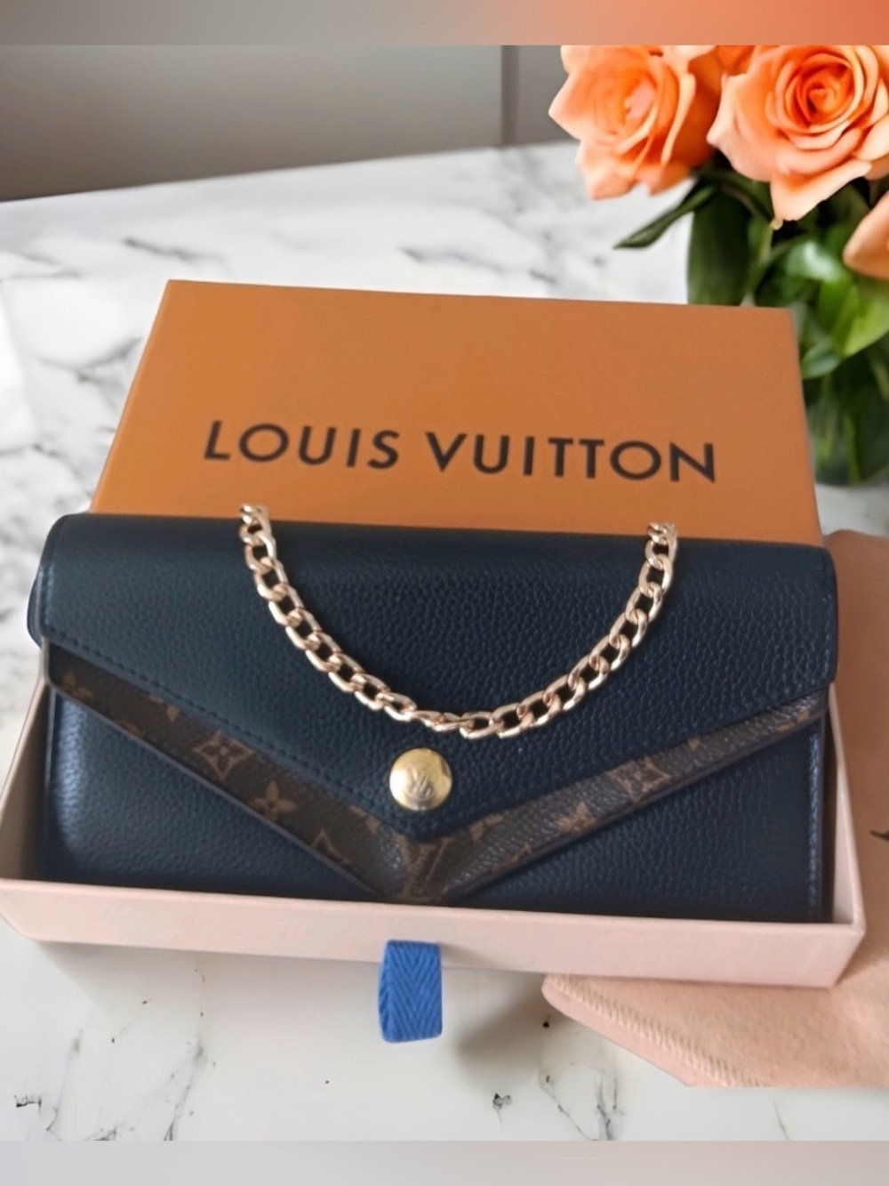 RARE 🌟 LOUIS VUITTON Double V Black/Monogram Wallet /Unbranded Chain - Picture 11 of 12